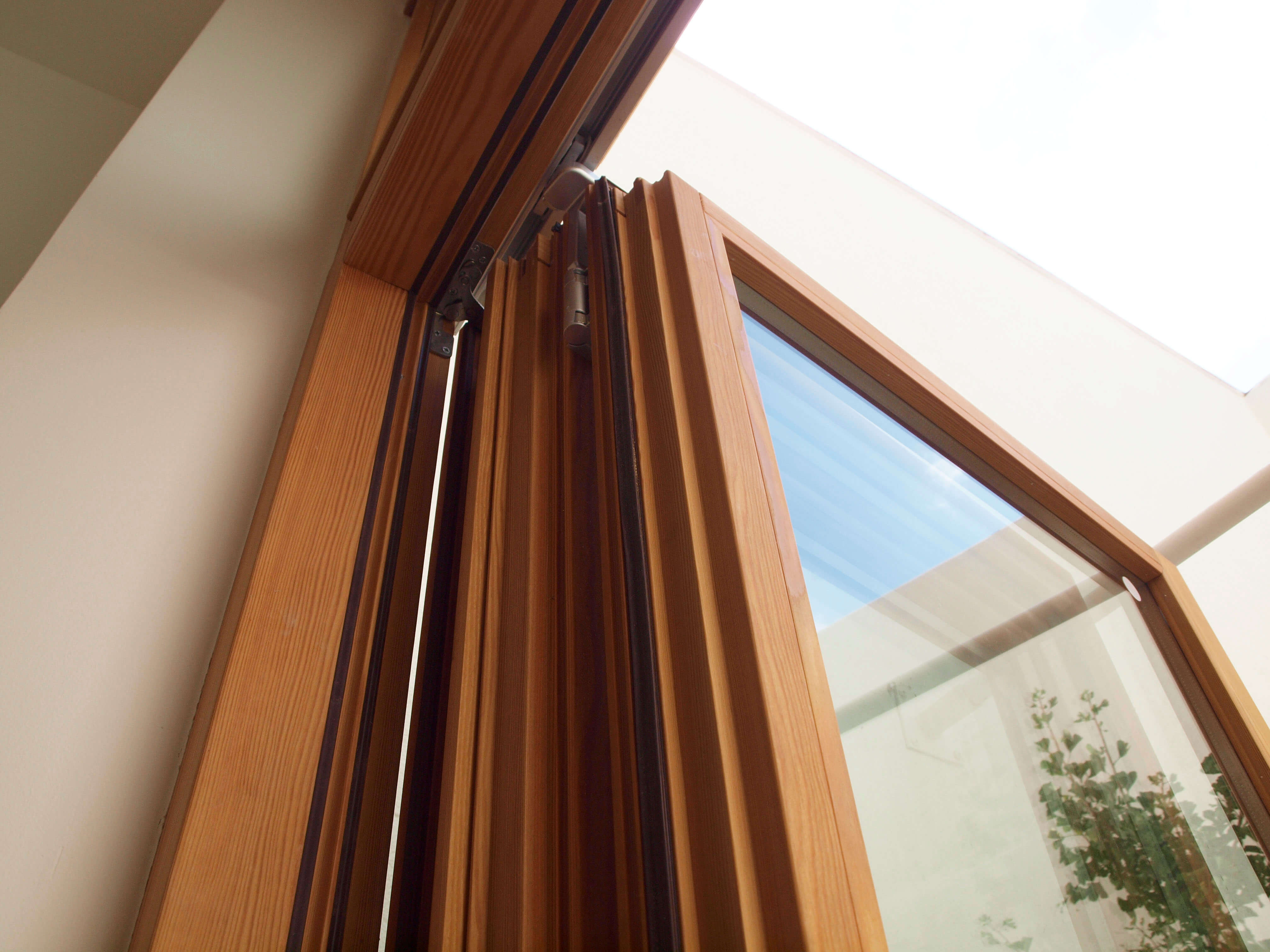 ISCLETEC - Ventanas de madera Barcelona